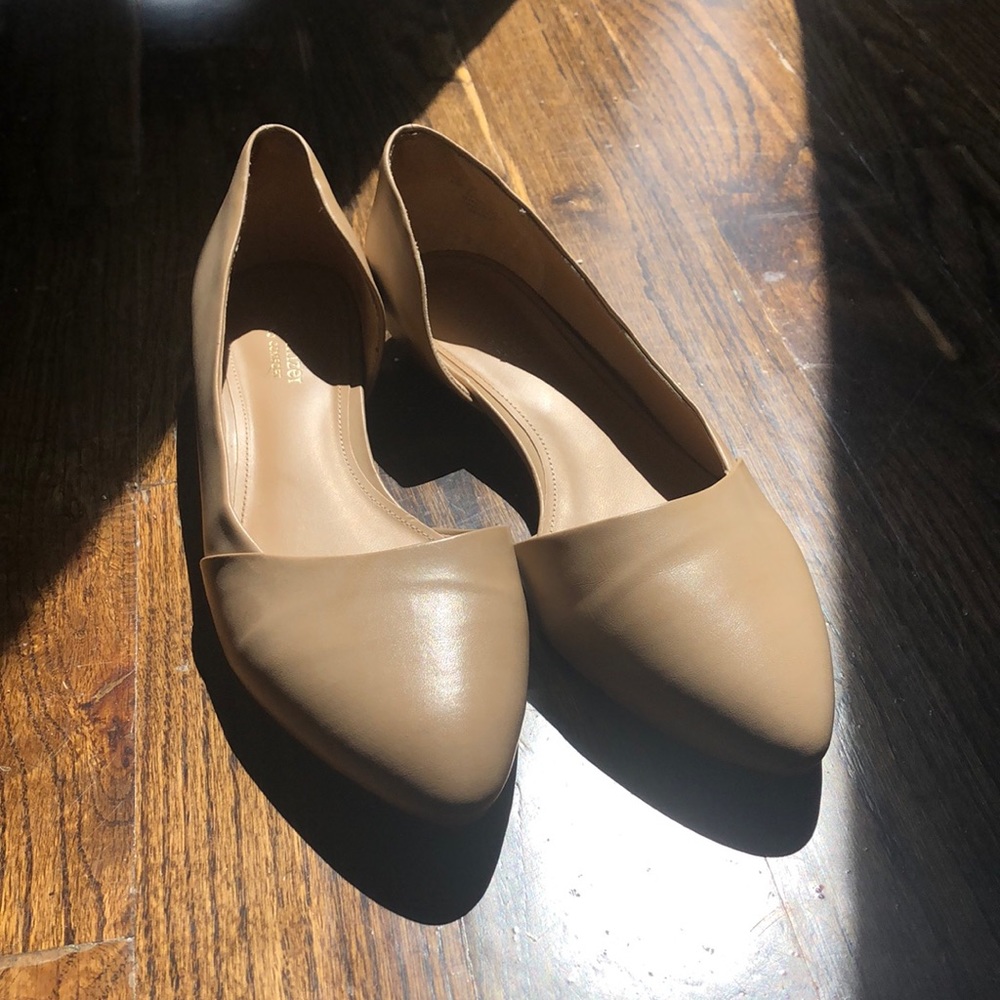 Nude flats, only worn once, great support